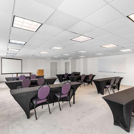 Comfort Suites Austin Airport Экстерьер фото