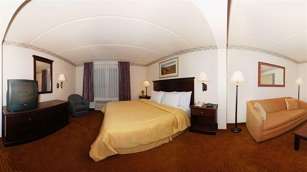 Comfort Suites Austin Airport Экстерьер фото