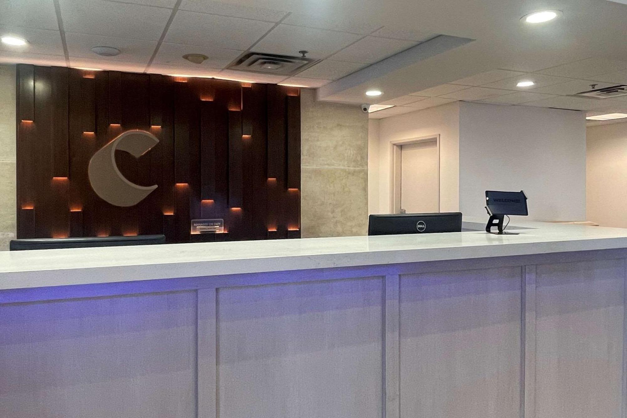 Comfort Suites Austin Airport Экстерьер фото