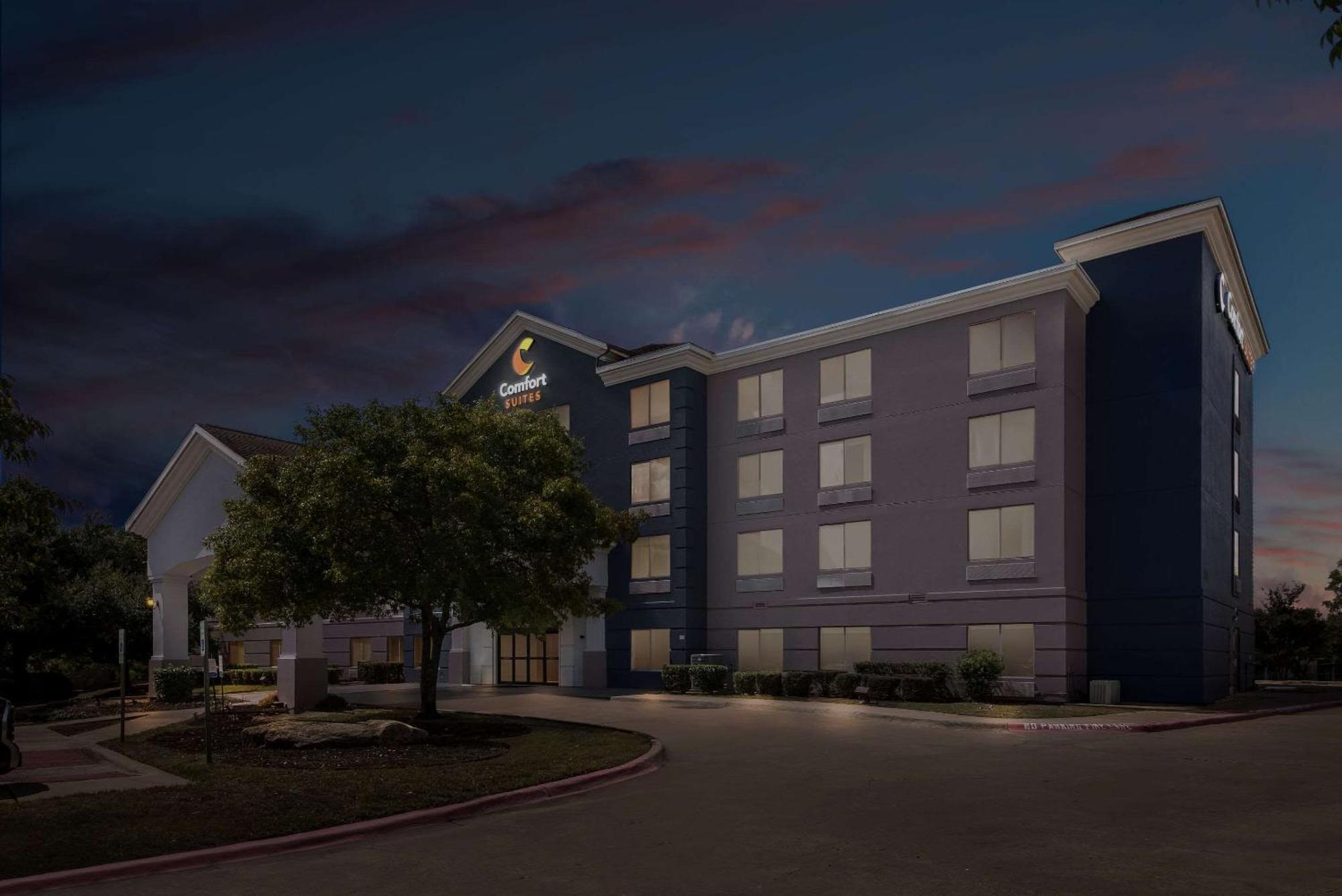 Comfort Suites Austin Airport Экстерьер фото