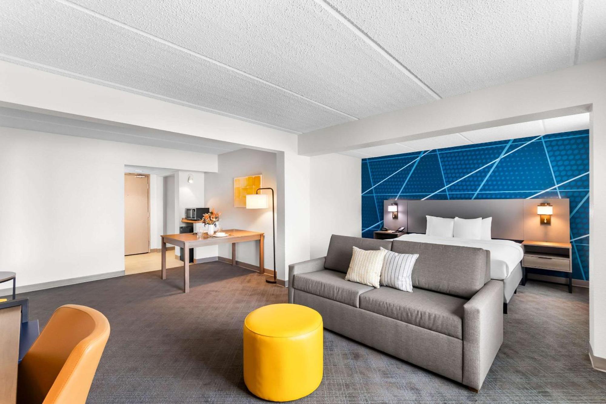 Comfort Suites Austin Airport Экстерьер фото