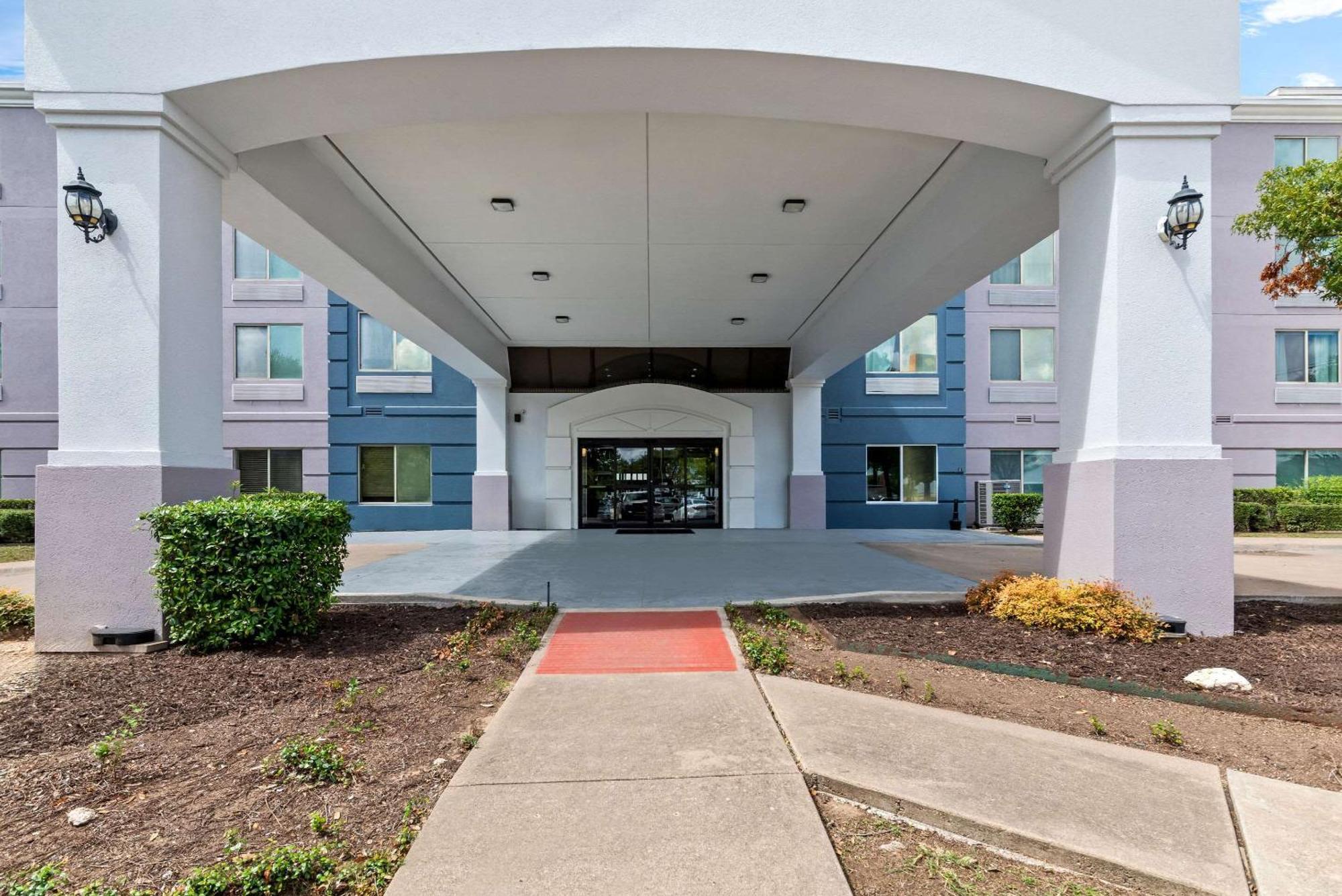 Comfort Suites Austin Airport Экстерьер фото