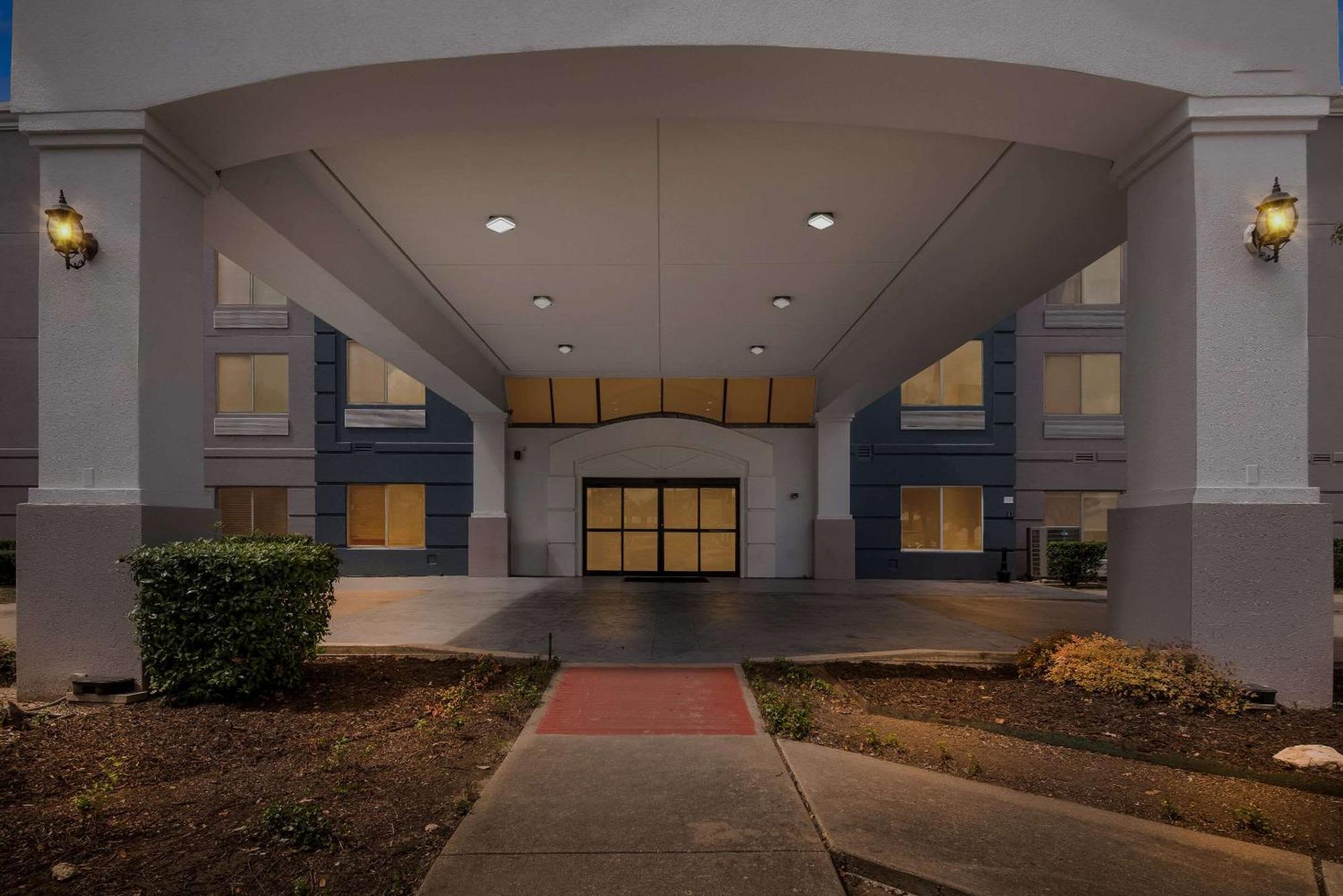 Comfort Suites Austin Airport Экстерьер фото