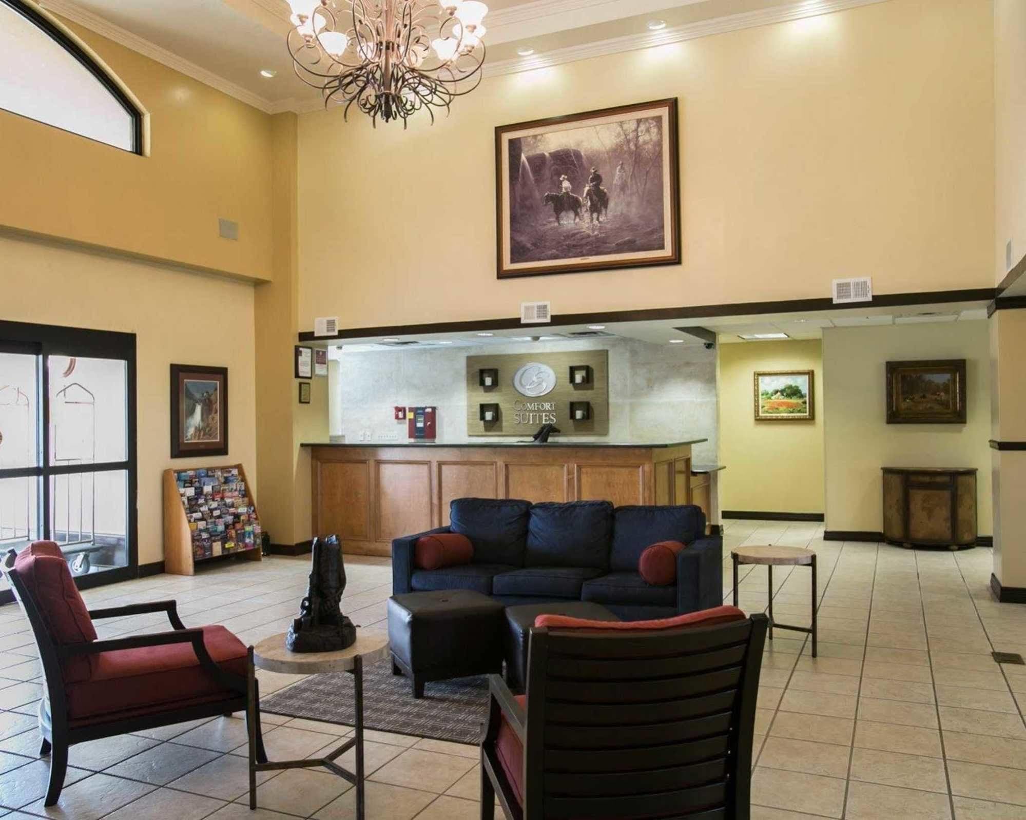 Comfort Suites Austin Airport Экстерьер фото